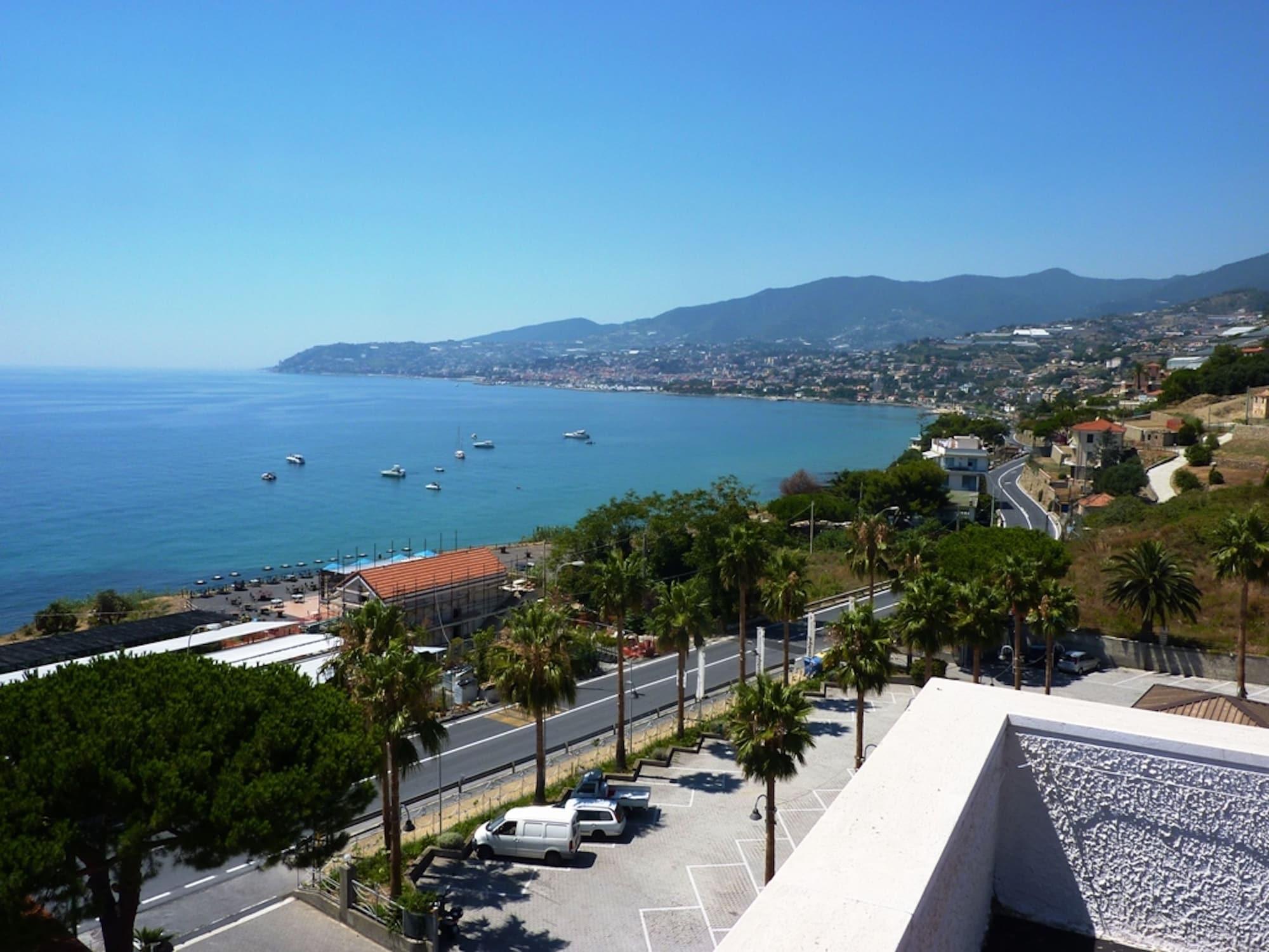 Hotel Ariston Montecarlo Sanremo Bagian luar foto