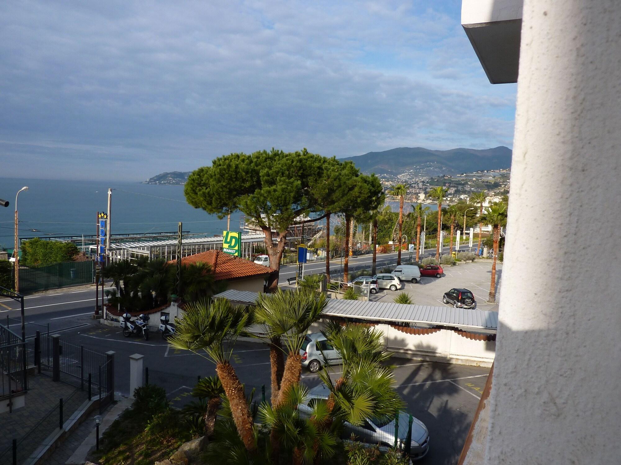 Hotel Ariston Montecarlo Sanremo Bagian luar foto