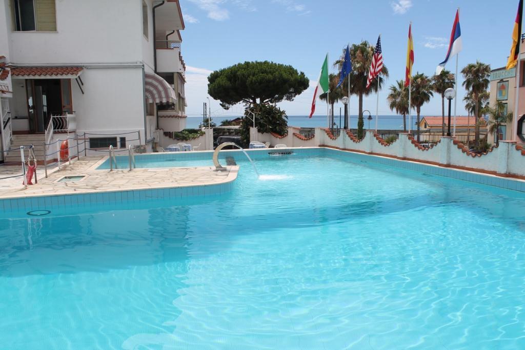 Hotel Ariston Montecarlo Sanremo Bagian luar foto