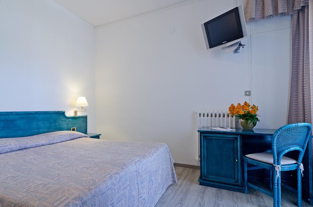 Hotel Ariston Montecarlo Sanremo Bagian luar foto