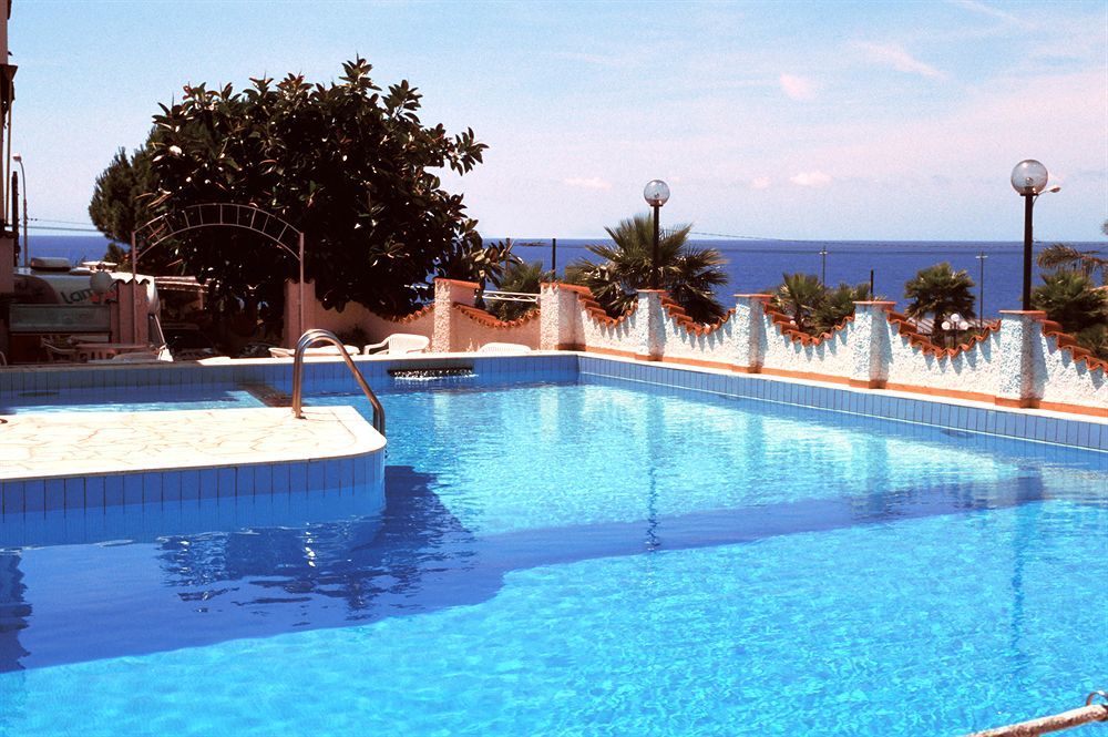 Hotel Ariston Montecarlo Sanremo Bagian luar foto